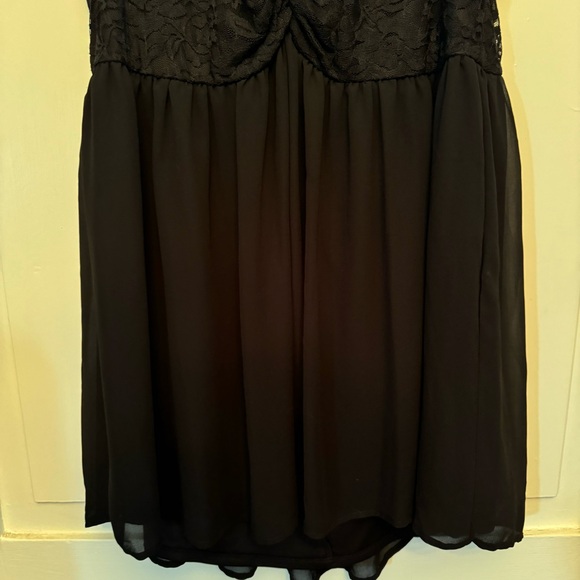 ✨torrid black lace chiffon zipper back babydoll top✨ - Picture 4 of 9